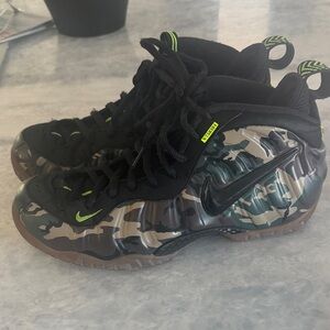 Nike Air Foamposite Pro Olive Camo Size 10 Authentic Gum Sole
💯 Authentic